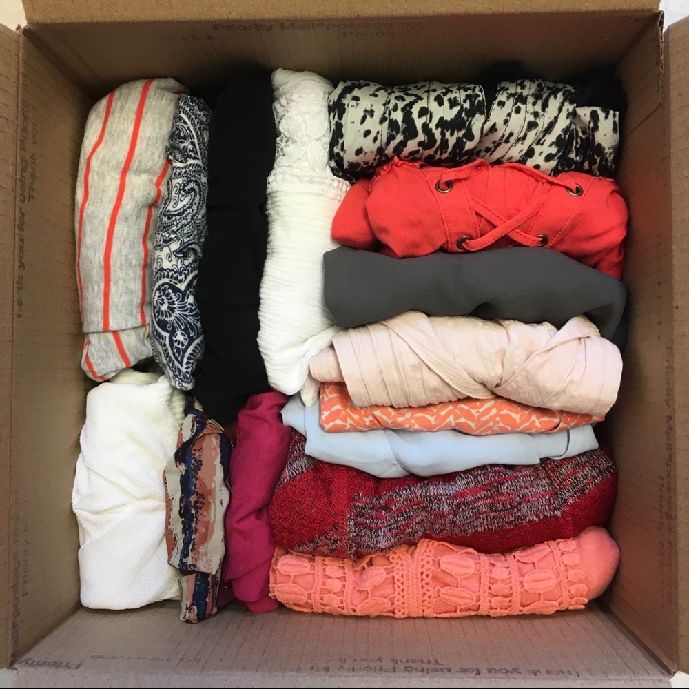Mystery Box Bundle Lot of 15 sleeveless lightweight  tops all size Small EUC